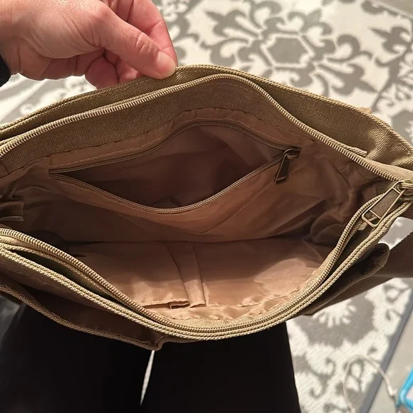 Tan canvas messenger bag - Picture 5 of 7